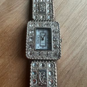 Geneva platinum ladies rhinestone rectangular fashion watch NEW BATTERY